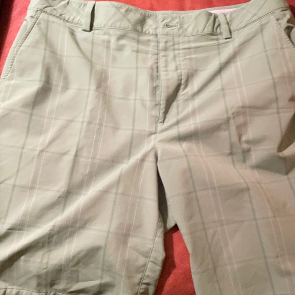 Under Armour Golf Shorts 36 Green - Picture 1 of 4